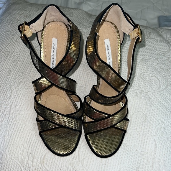 Diane Von Furstenberg-NWOT - Picture 6 of 9